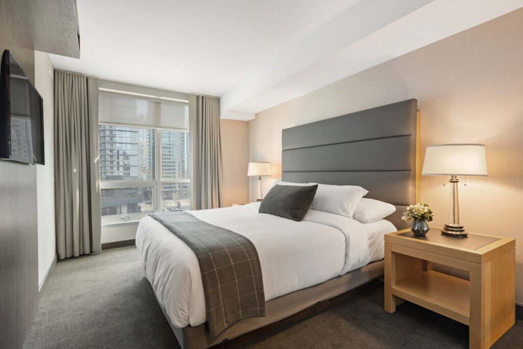 Hotel Room Furniture Checklist: Guestroom, Lobby & F&B Areas — Complete FF&E Guide
