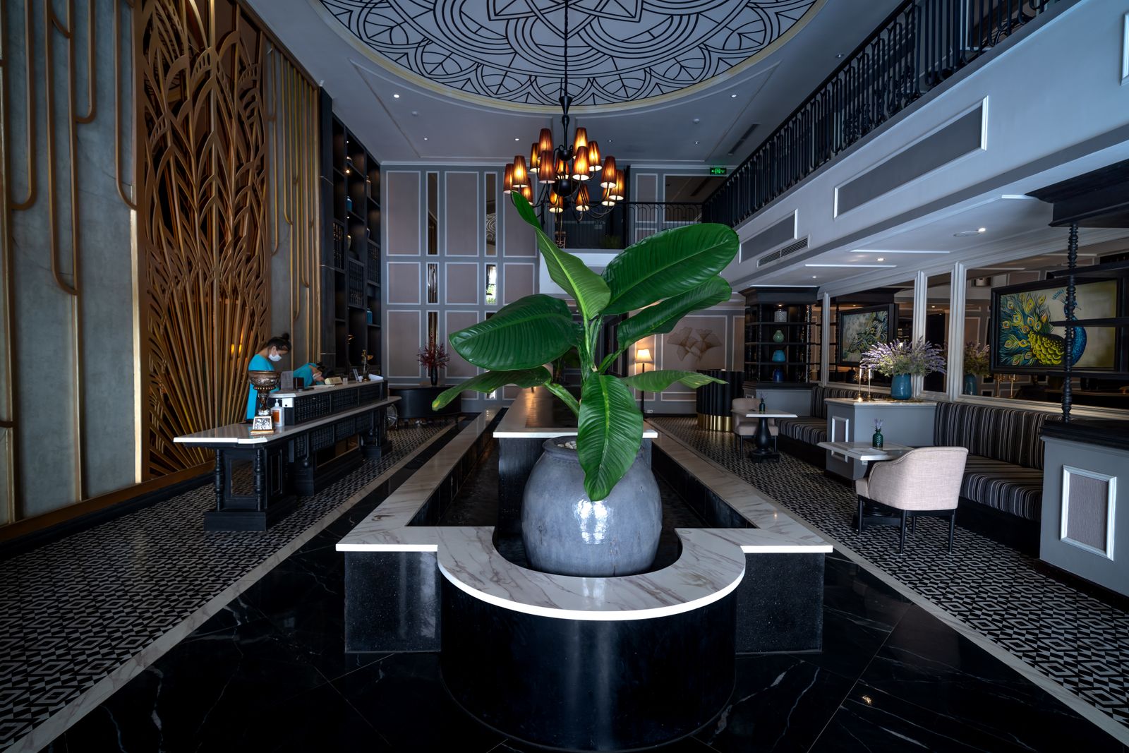 Lobby y recepción de un hotel